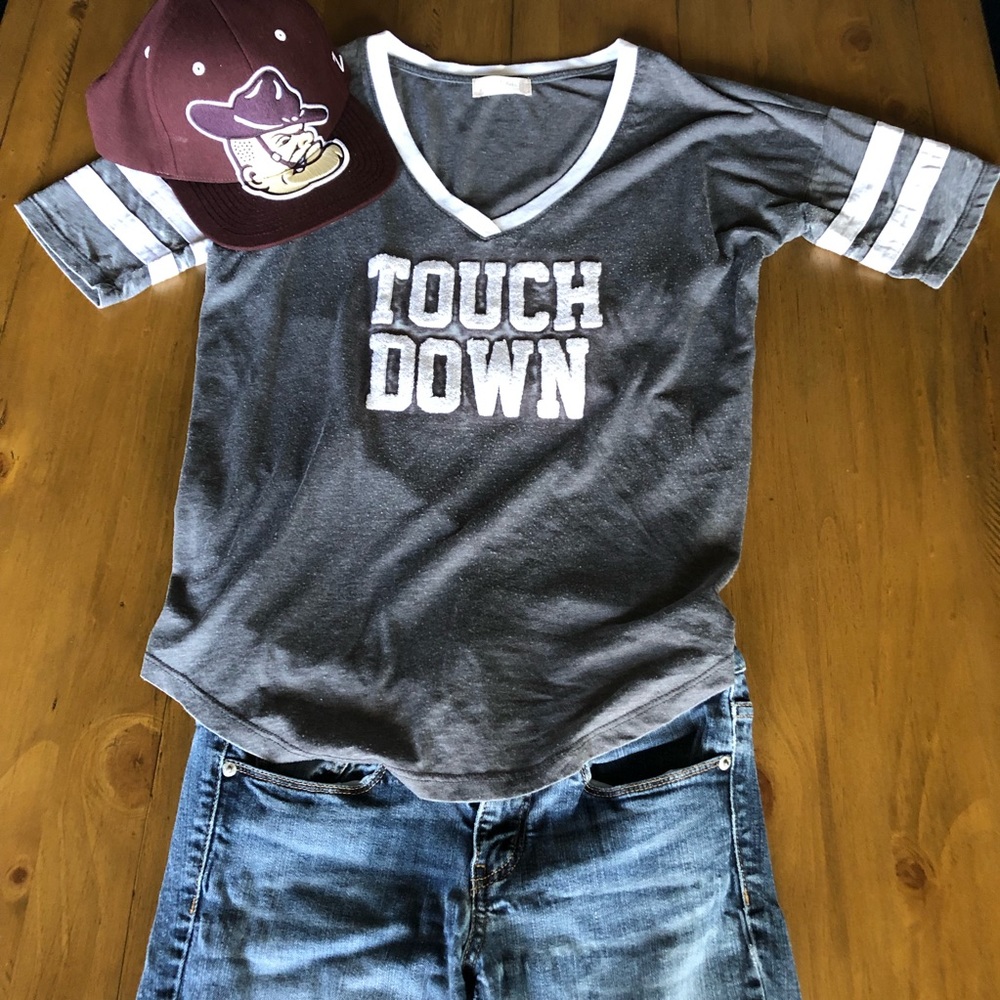 Altar’d State Touch Down V-Neck Tee S